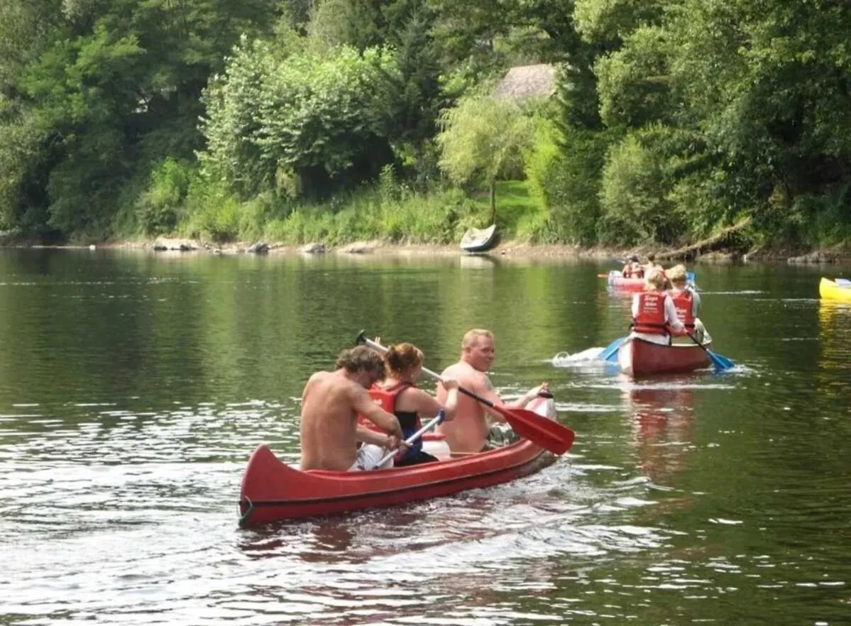 مكان تخييم Camping 4 Etoiles - Piscine - Ccaaagh Carennac