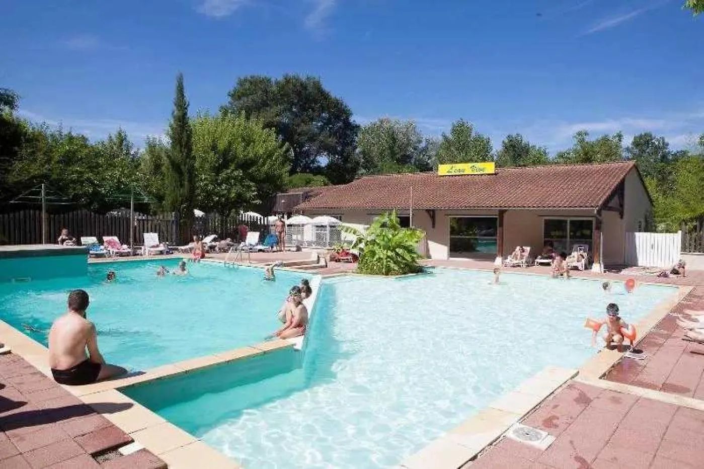Camping 4 Etoiles - Piscine - Ccaaagh Carennac فرنسا